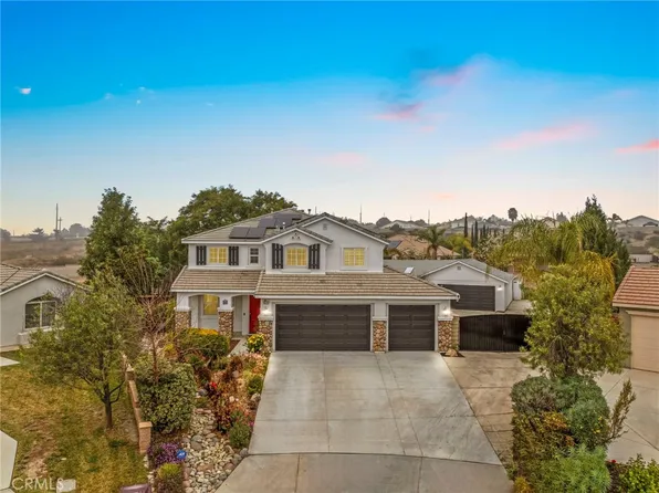 19223 Silver Summit Cir, Perris, CA 92570