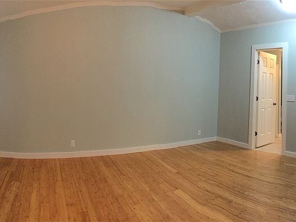 5th image of 11462 Crystal Lake Dr W
