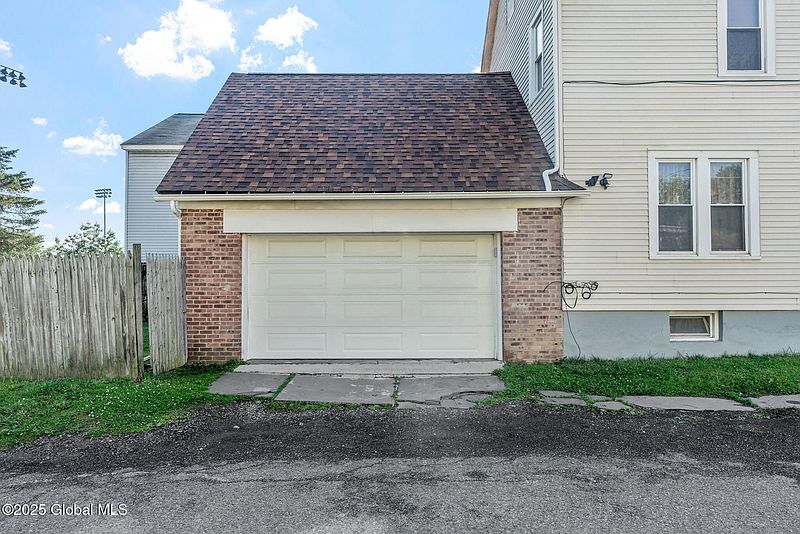 4th image of 286 2nd Avenue