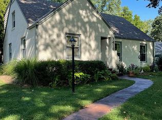 7410 Booth St, Prairie Village, KS 66208