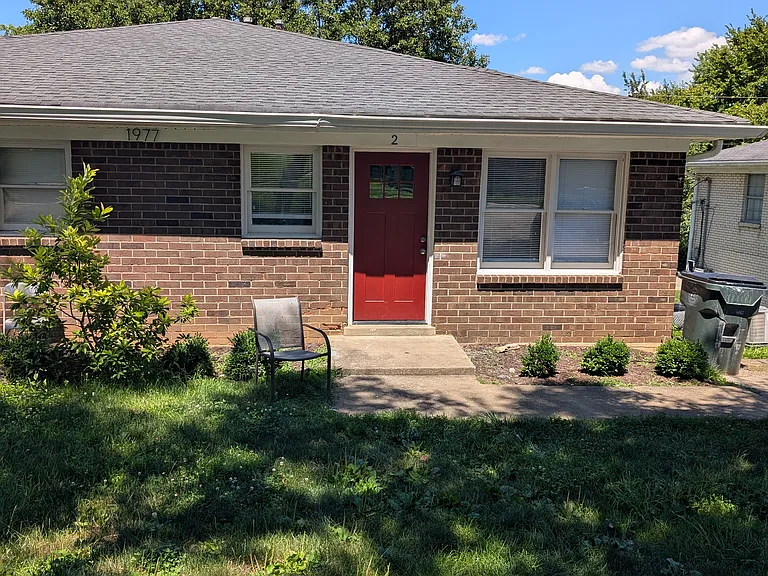 1977 Cambridge Dr #2 — Photo 1