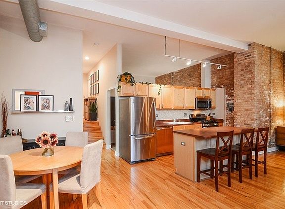 5th image of 1635 W Belmont Ave APT 321