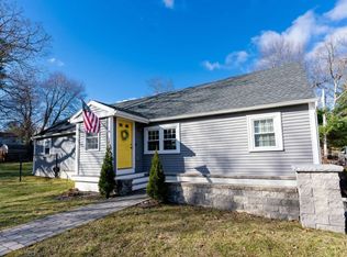 6 Lee Rd, North Reading, MA 01864