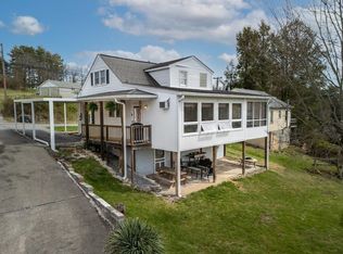 540 Pea Ridge Rd, Oak Hill, WV 25901