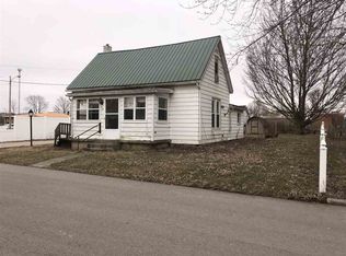 128 E Mill St, Topeka, IN 46571