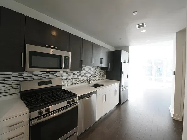 555 10th Ave, New York, NY