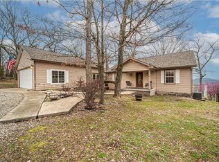 15 Cherokee Pl, Holiday Island, AR 72631