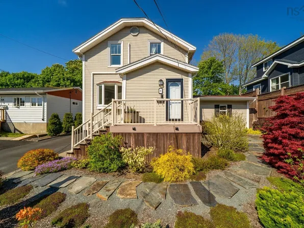 8 Eaton Ave, Halifax, NS B2Y 2X5