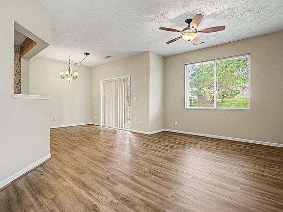 3rd image of 746 Cantering Hills Way