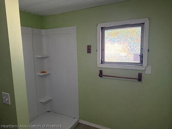 5th image of 1807 Shore Rd