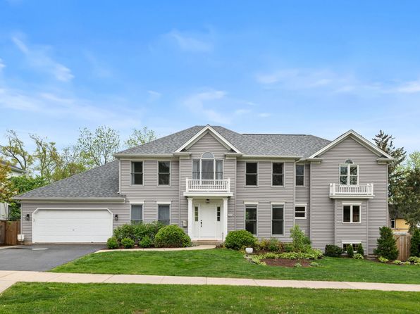 369 Hawthorne Blvd, Glen Ellyn, IL 60137