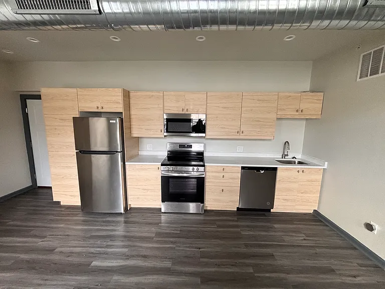 29 E Utica St #2C — Photo 12