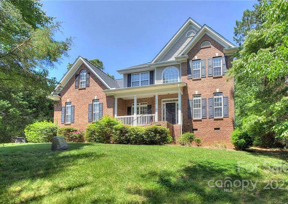 1st image of 240 Glenville Dr