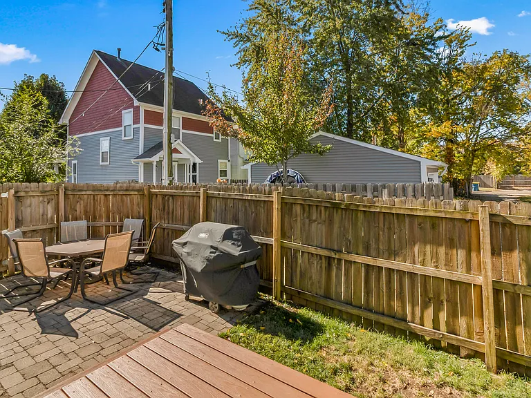 2410 N College Ave — Photo 47