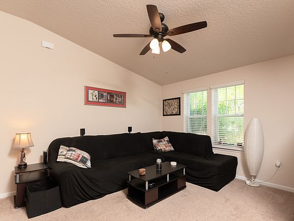 5th image of 213 Larkin Pl Unit 1-109