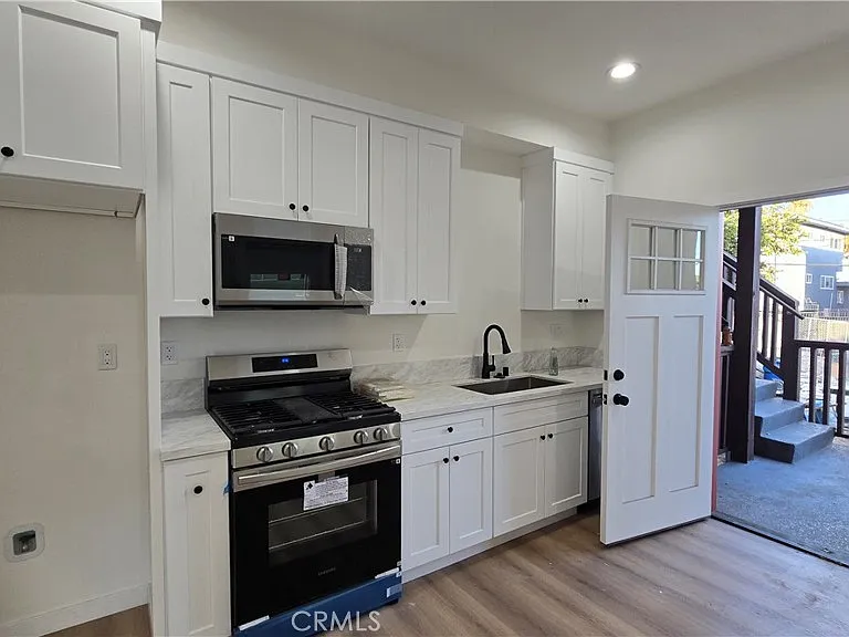 1040 Beacon Ave #1040 — Photo 4