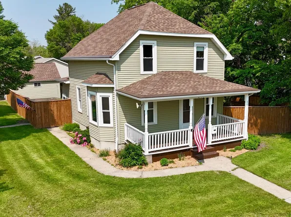 214 S 4th St, Olivia, MN 56277