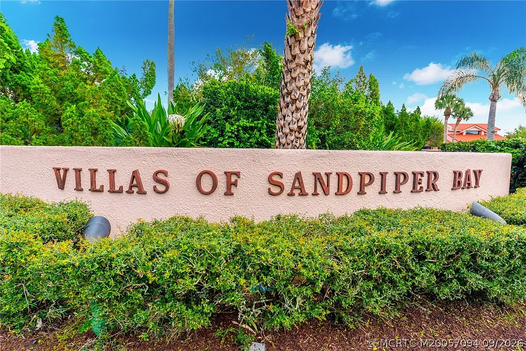 3 bed, 3.0 bath, 1722 sqft, $2,900 — Photo 3