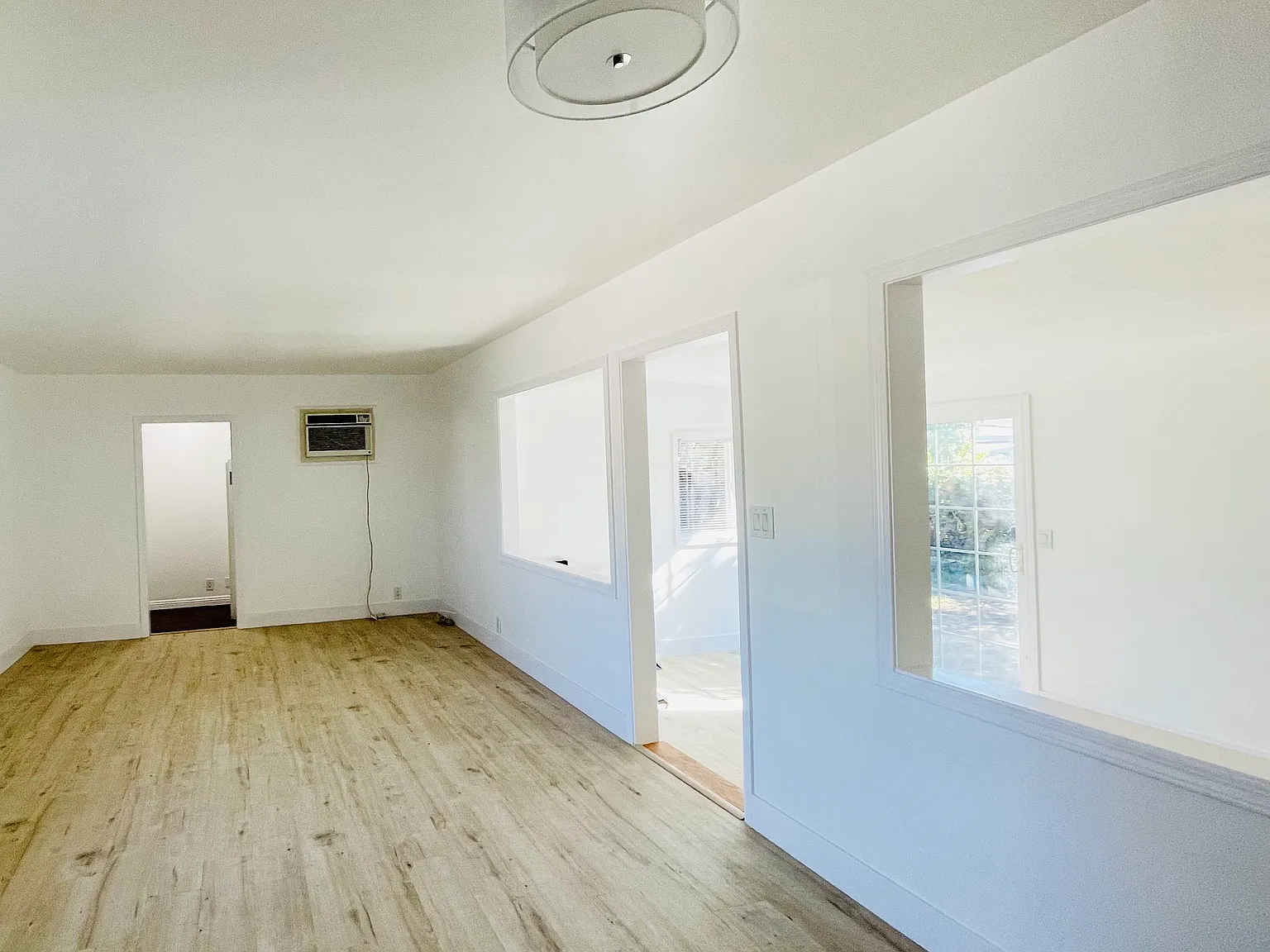 3 bed, 1184 sqft, $3,000 — Photo 4