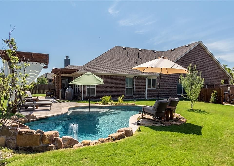 1st image of 400 Roger Graves Cir