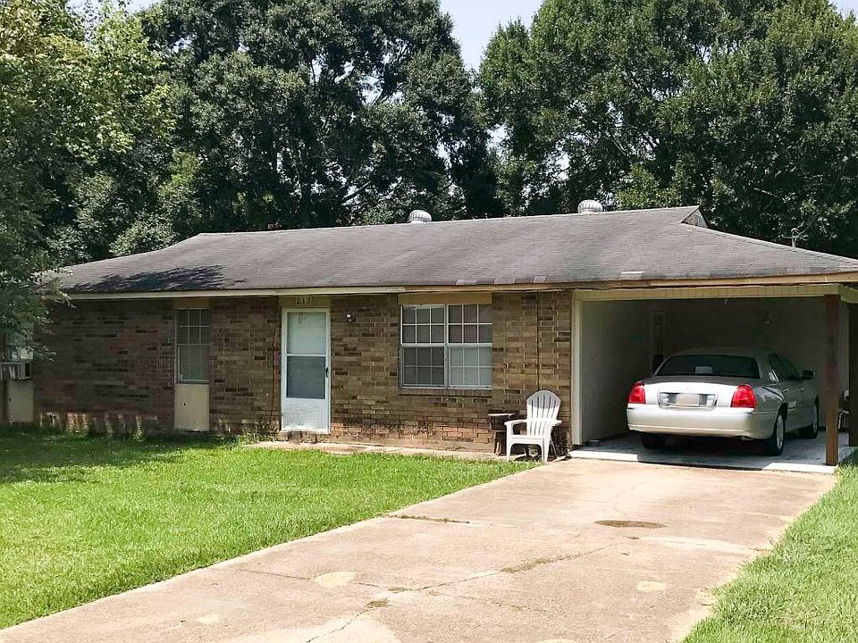 1st image of 217 Leone St