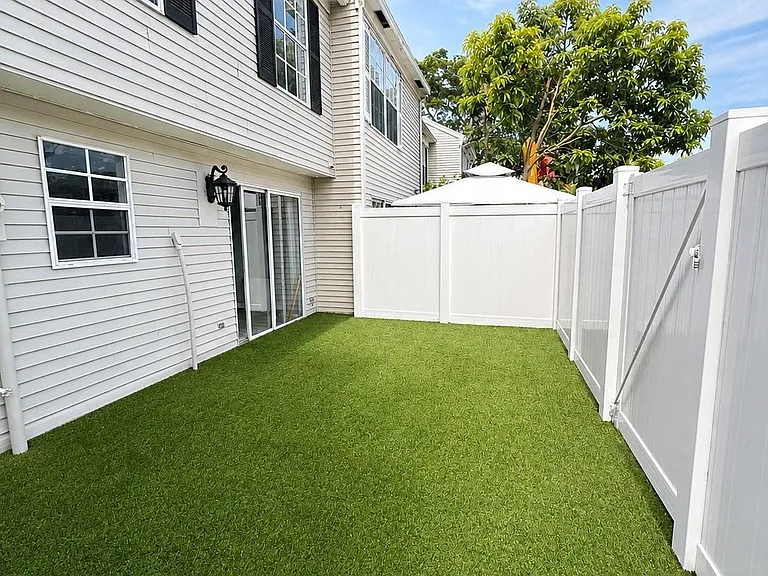 218 Old English Dr — Photo 11