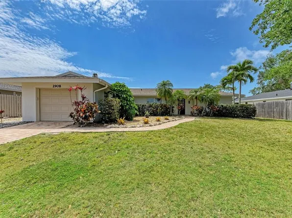2908 Mayflower St, Sarasota, FL 34231