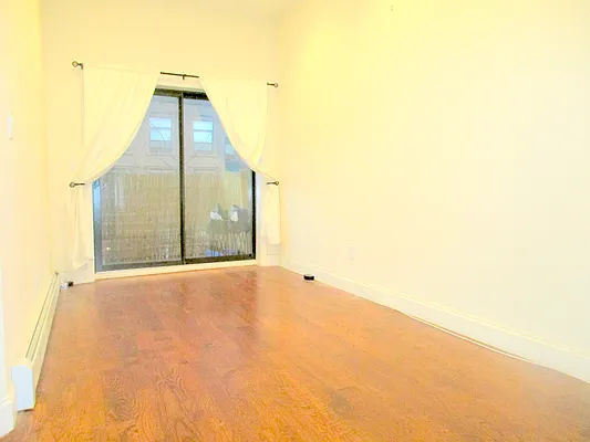 Rented by Uptown Flats LLC | media 10