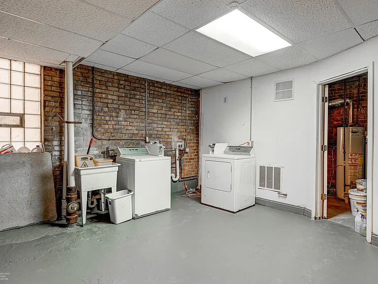 4938 S King Dr #2 — Photo 16
