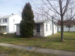 681 Dunny Ave, Sheffield Lake, OH