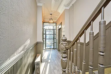 Rented by United Group