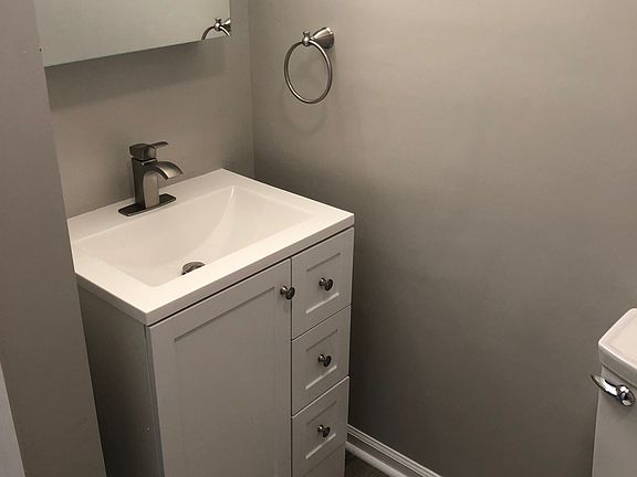 4th image of 4037 Chaucer Pl #1
