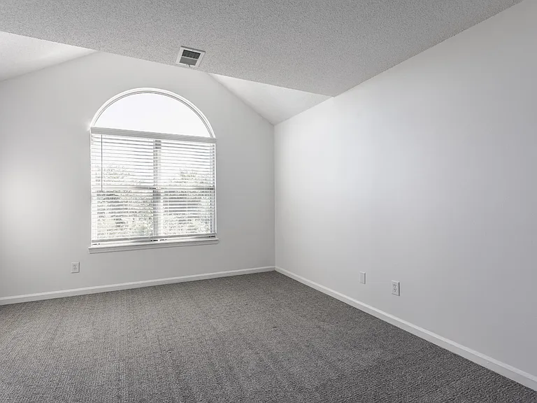 Sundance Apartments — Photo 26