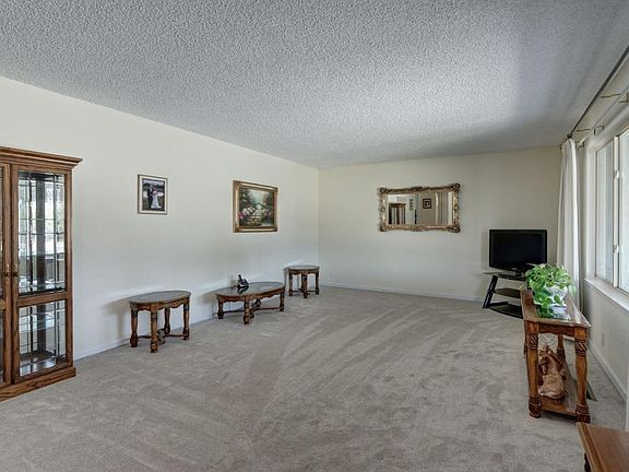 5th image of 12950 Moreno Ct
