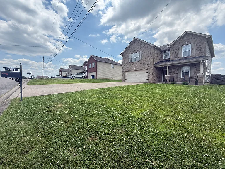 1124 Harmony Ln — Photo 40