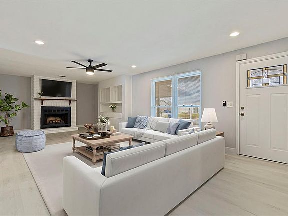 4th image of 7442 Compton Ln