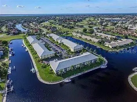 2 bed, 2.0 bath, 1110 sqft, $3,800 — Photo 2