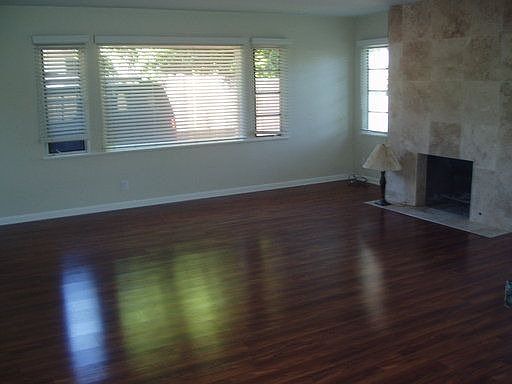 3rd image of 513 S Calle Abronia