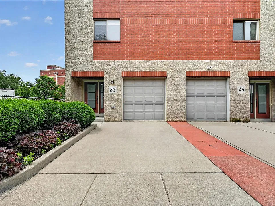 145 S Saint Clair St