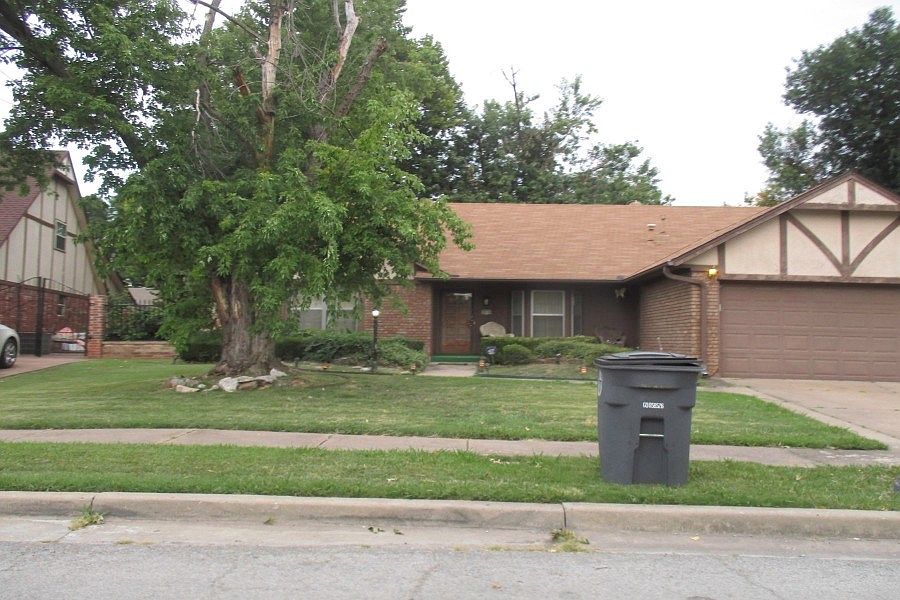 1st image of 2618 S 103rd Ave E