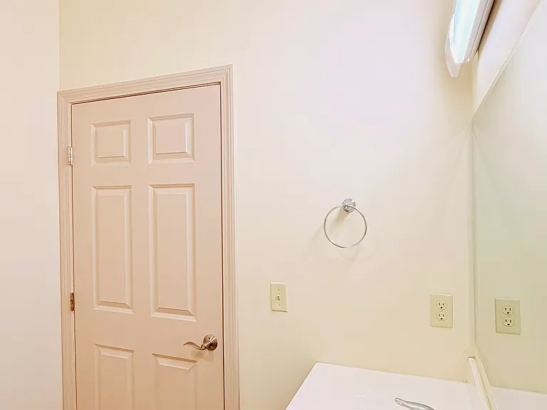 191 College St #212 — Photo 45