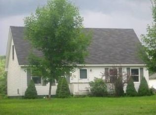 1246 Auburn Rd, Peru, ME 04290