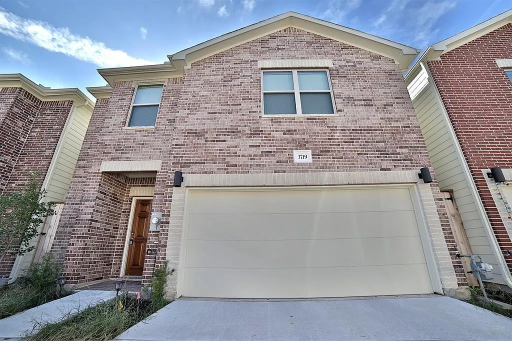 3 bed, 2.5 bath, 1695 sqft, $1,900 — Photo 2