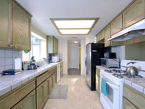 5th image of 33766 Sterling Ln