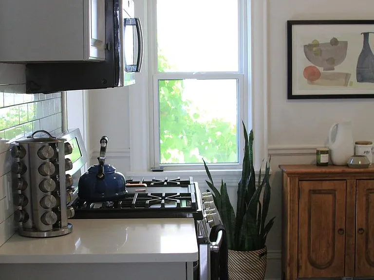 2118 Grand St NE #1 — Photo 6