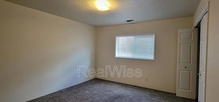1806 Medart Ln — Photo 8