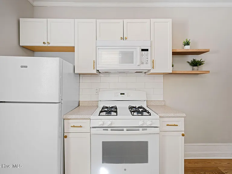 308 Dock St #LOWER — Photo 28