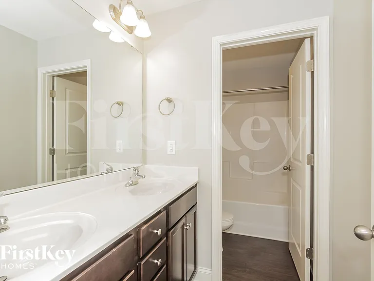9324 Sloan Forest Dr — Photo 14