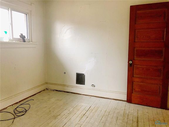 2nd image of 1242 Woodland Ave