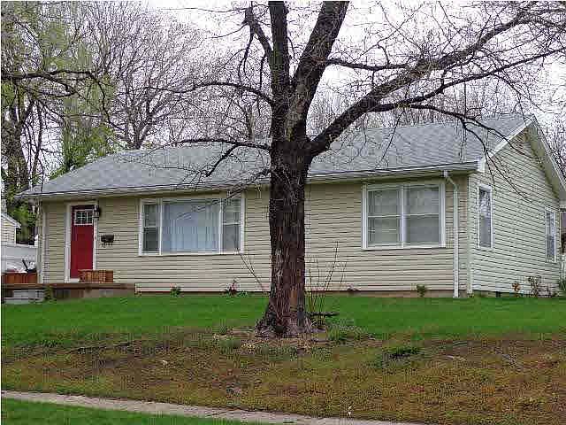 1st image of 806 Maplewood Dr